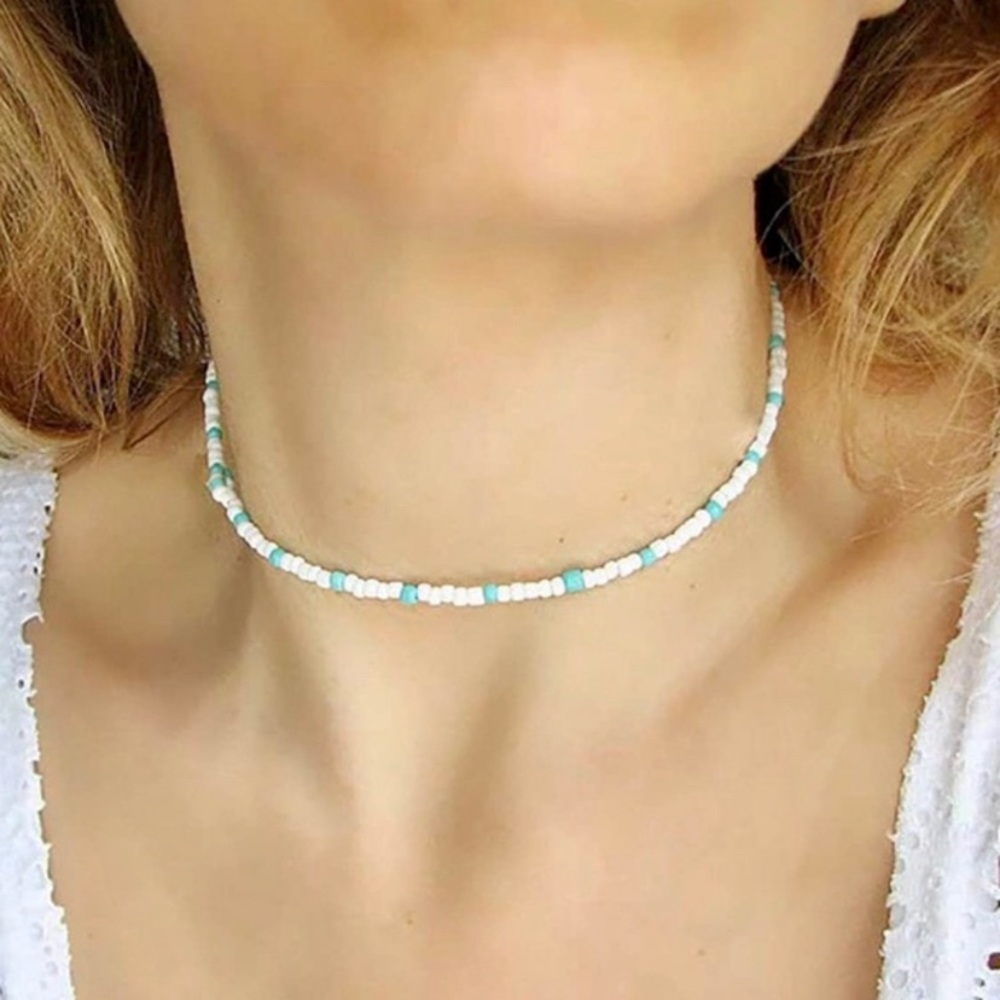 NWT Women’s White & Teal Beaded Adjustable Choker Necklace